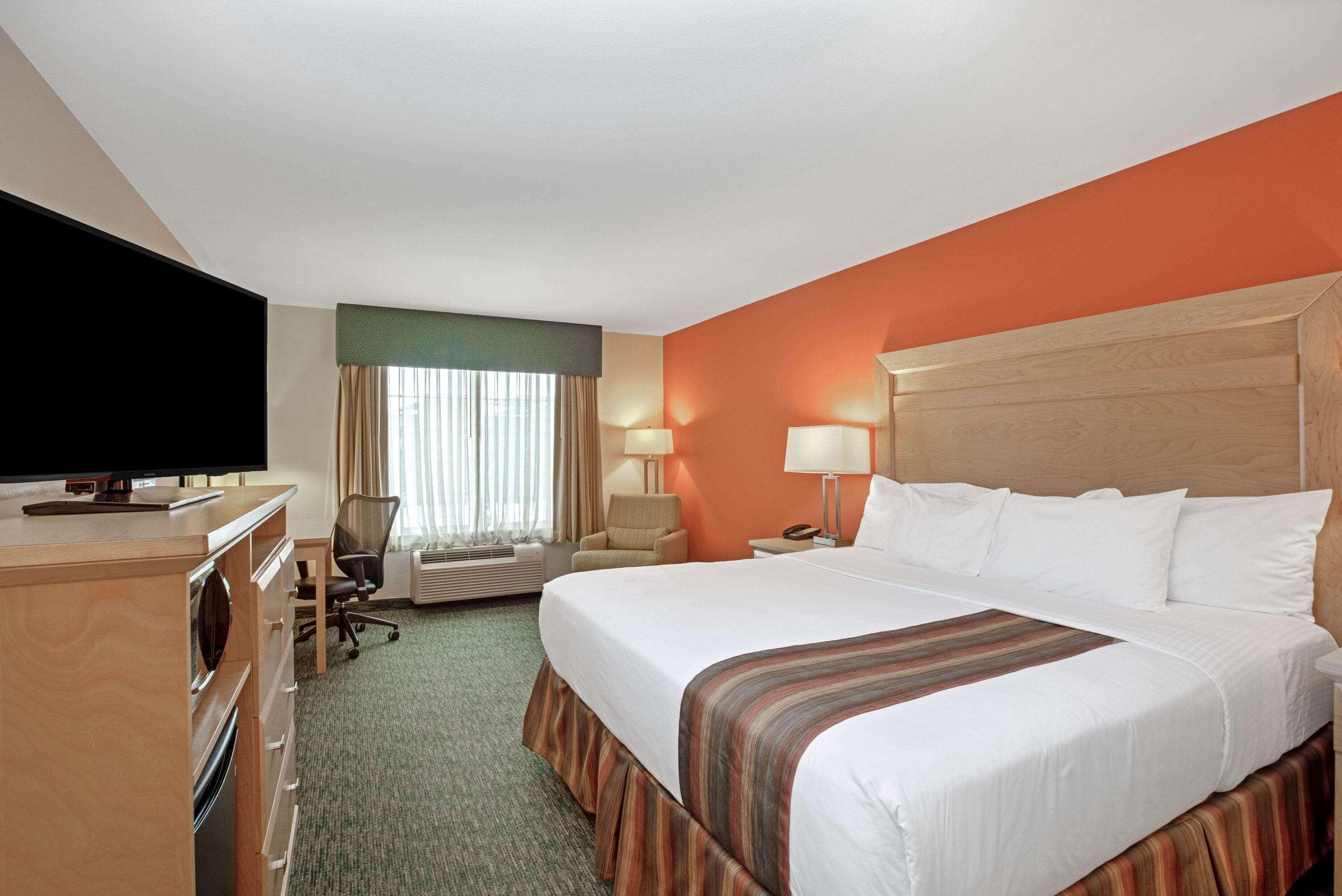 Hotel La Quinta By Wyndham Grand Forks Extérieur photo
