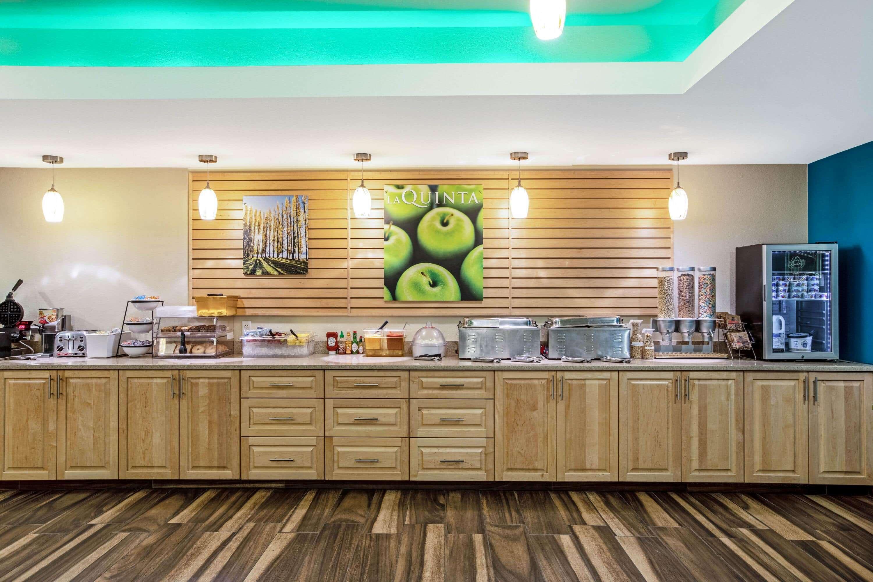 Hotel La Quinta By Wyndham Grand Forks Extérieur photo