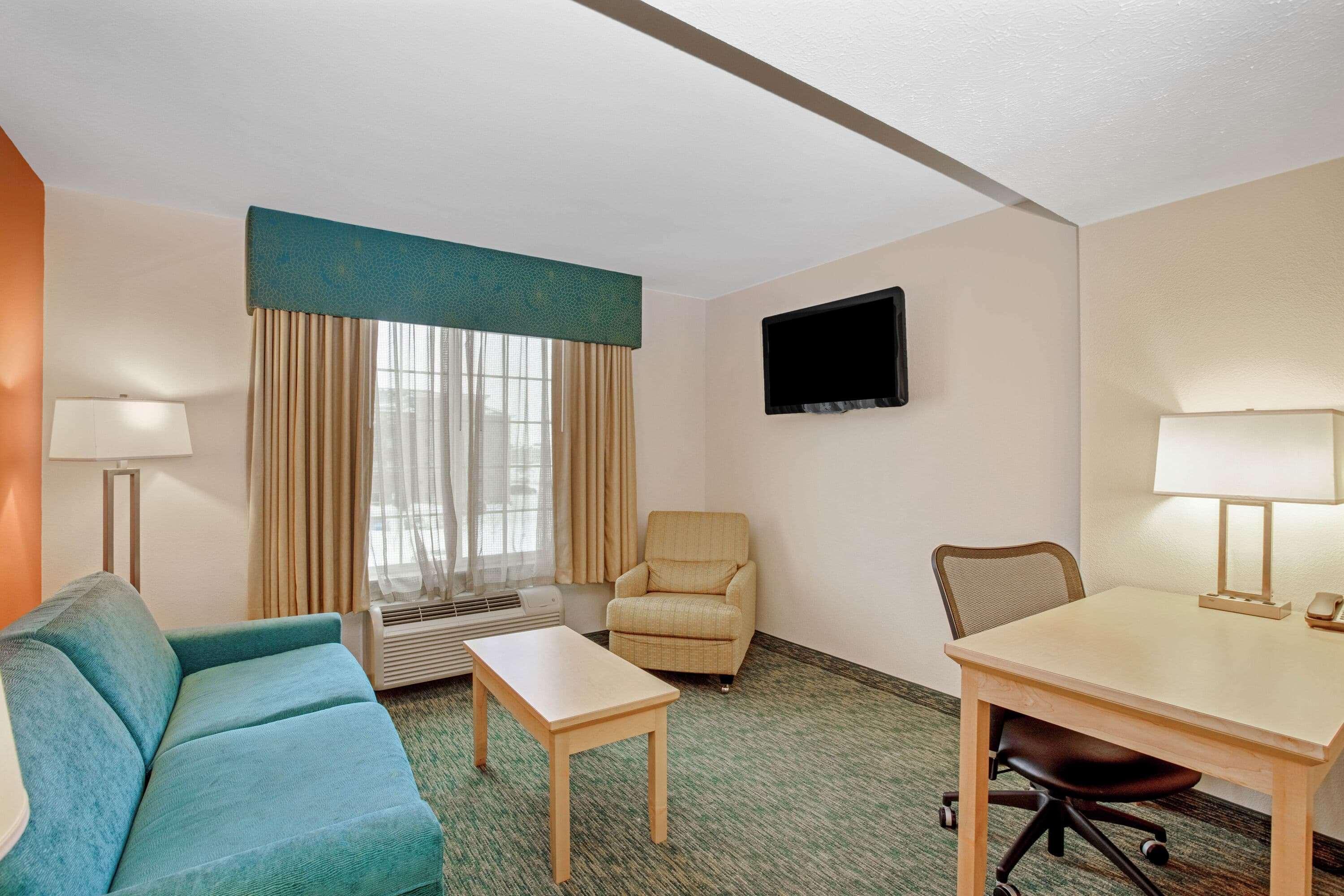 Hotel La Quinta By Wyndham Grand Forks Extérieur photo