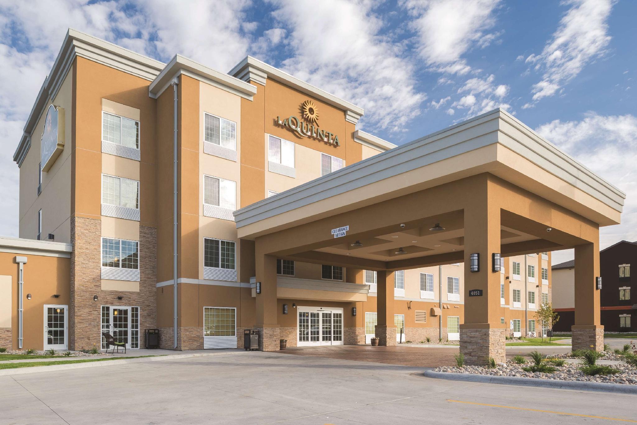Hotel La Quinta By Wyndham Grand Forks Extérieur photo