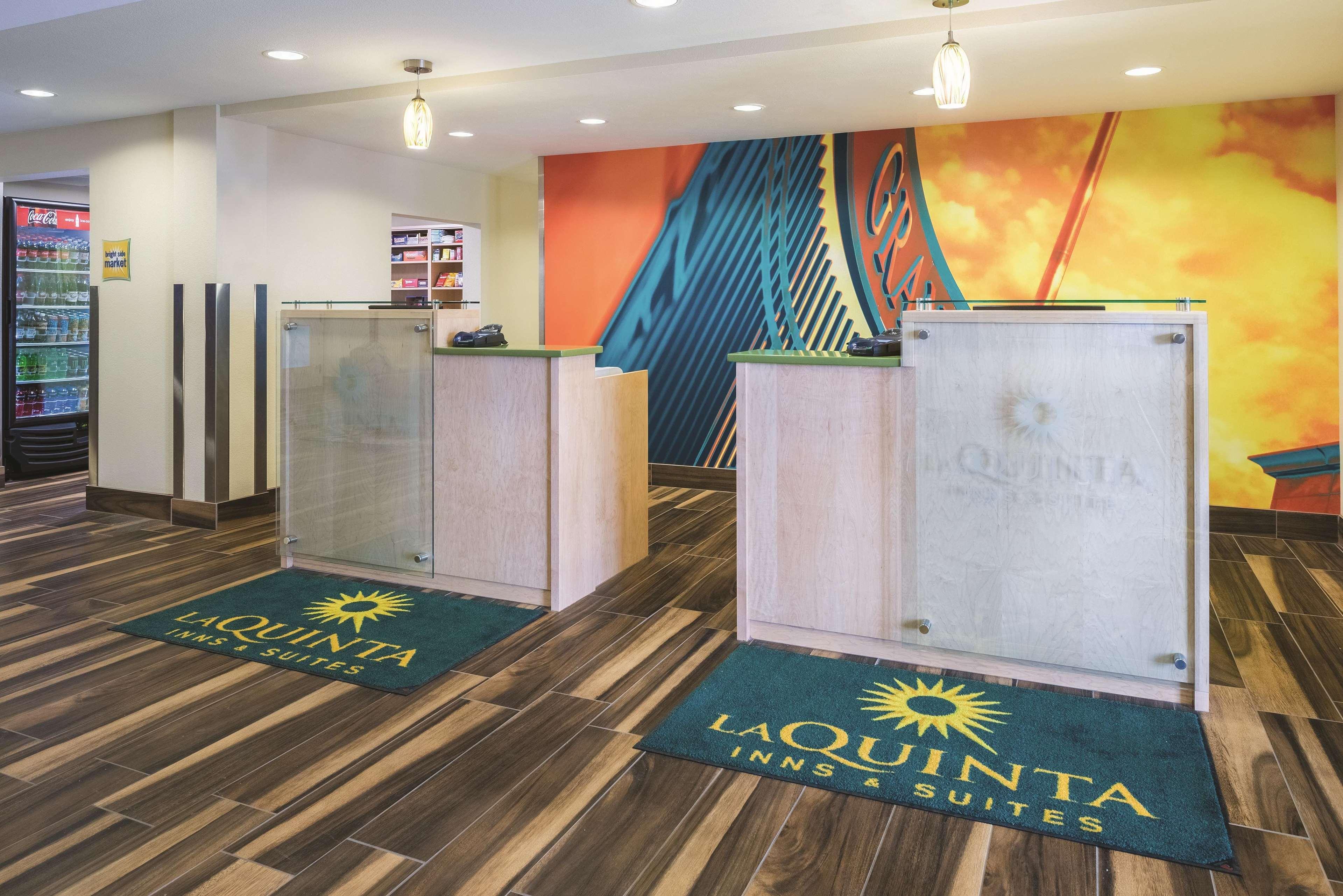 Hotel La Quinta By Wyndham Grand Forks Extérieur photo